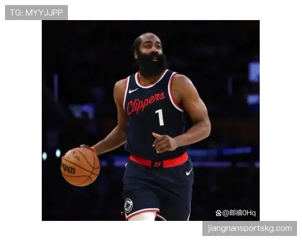 哈登挡拆对约基奇比以往更靠无球拉开提升三分威胁