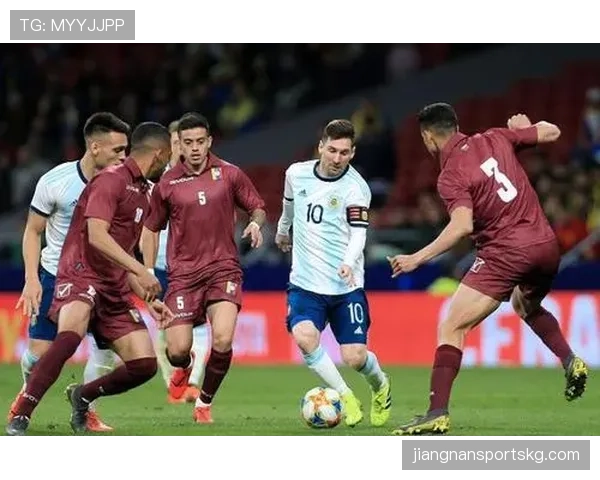 巴萨建队思路跑偏，非资金问题已影响争冠形势